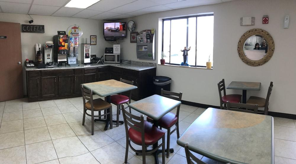 Super 8 By Wyndham Merrillville Ngoại thất bức ảnh