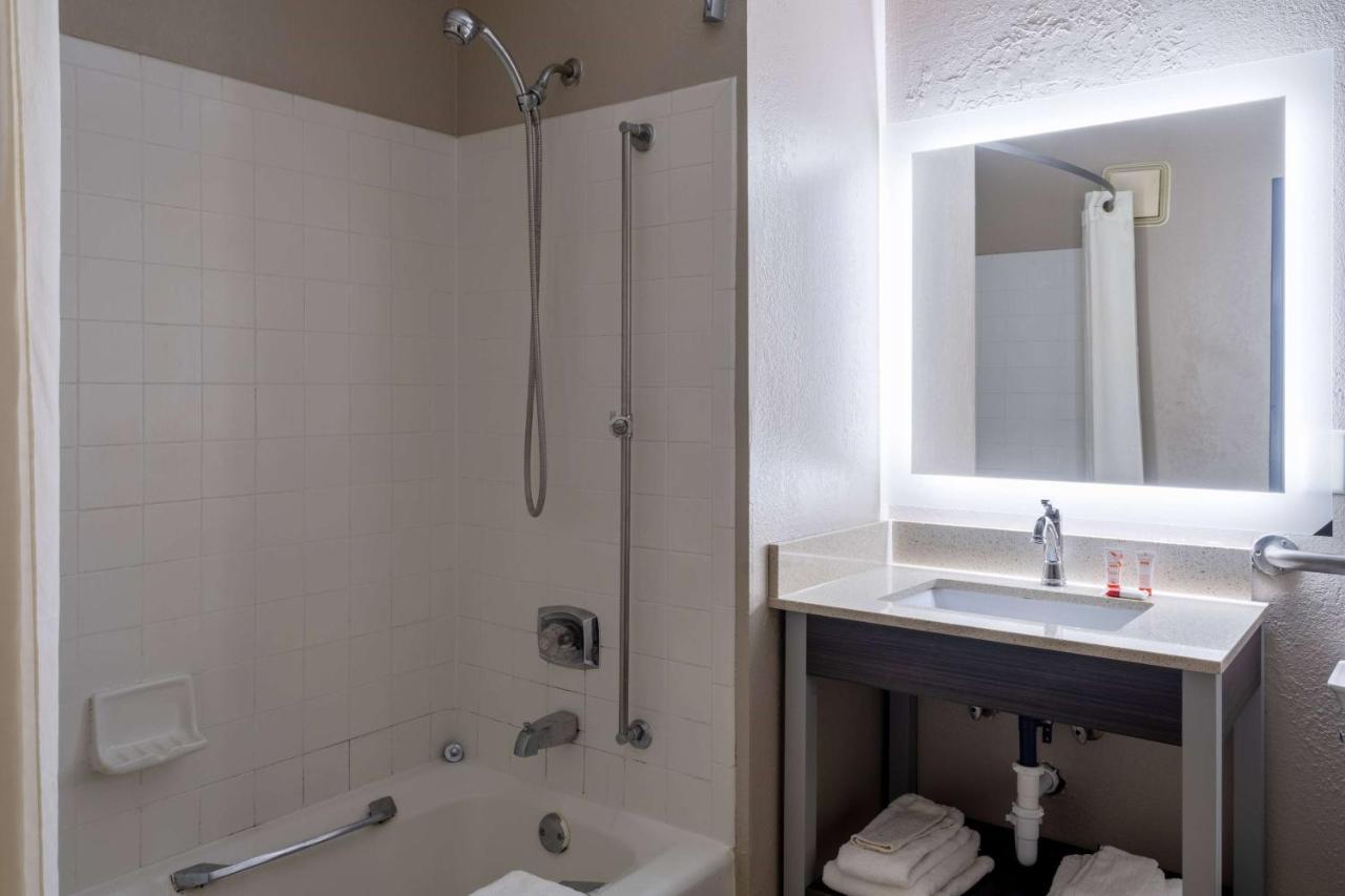 Super 8 By Wyndham Merrillville Ngoại thất bức ảnh