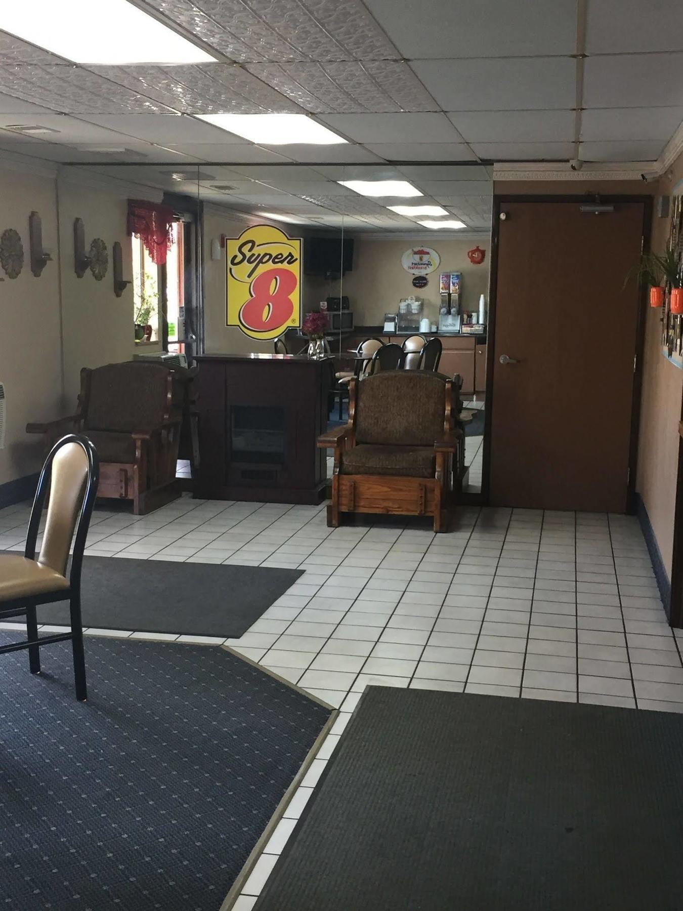 Super 8 By Wyndham Merrillville Ngoại thất bức ảnh